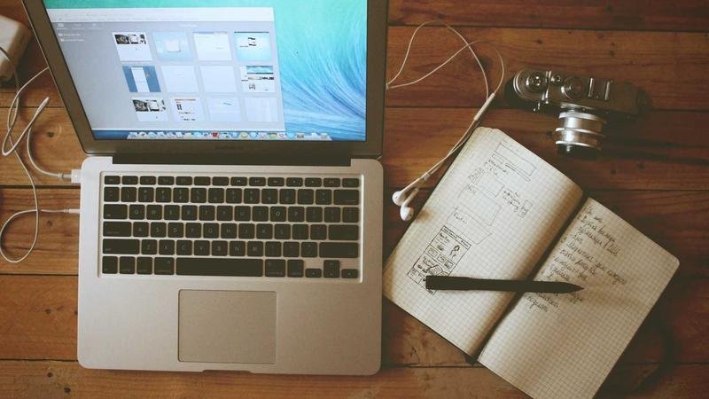 Hybrid work model 2026 blending remote and in-office collaboration