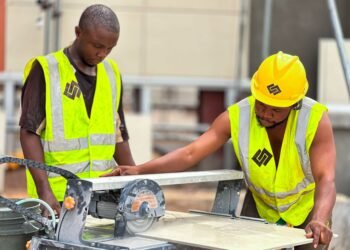 Duolingo Shifts to AI-First Model, Cutting Contractor Roles — Photo by Harrun Muhammad on Pexels