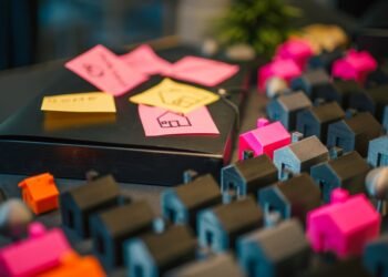 Agentic AI in 2026: How Enterprise Is Deploying Multi-Agent Systems — Photo by Jakub Zerdzicki on Pexels