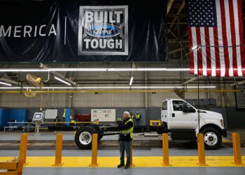 Ford rehires veteran engineers after AI manufacturing challenges