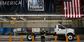 Ford rehires veteran engineers after AI manufacturing challenges
