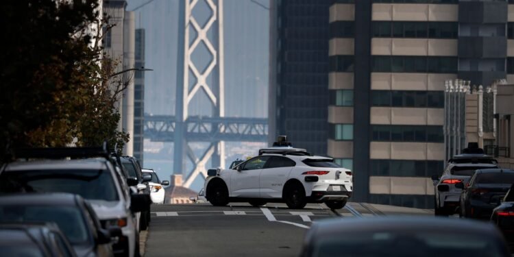 Feds order robotaxi companies to stop blocking first responders