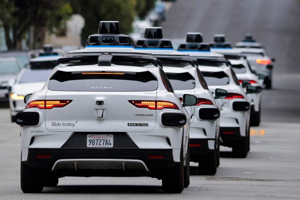 Feds order robotaxi companies to stop blocking first responders