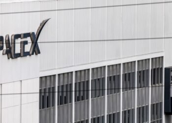 Editorial photo for: SpaceX officially prices shares at $135 in the largest IPO ever