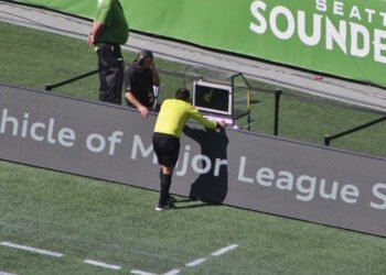 referee-var-sports-technology