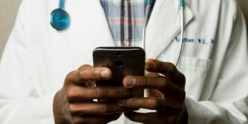 FDA Clears First AI Sepsis Early Warning System