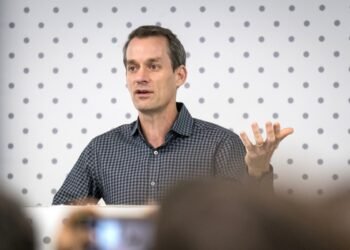 Jeff Dean and other top AI researchers are leaving Google to launch their own startup