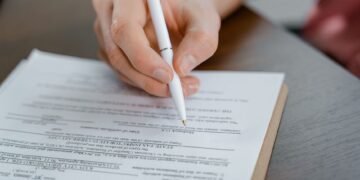 Dutch Health Insurance for Expats: The 4-Month Rule and How to Choose