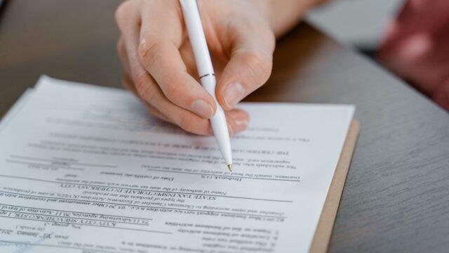Dutch Health Insurance for Expats: The 4-Month Rule and How to Choose