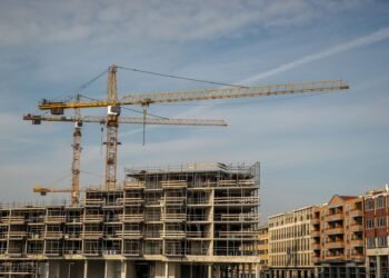 Berlin housebuilding stalls as new construction drops in Brandenburg