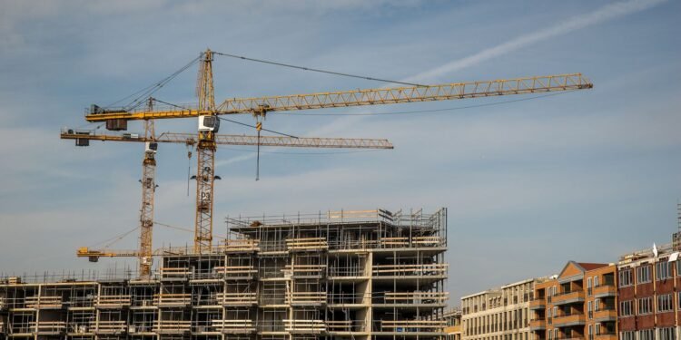 Berlin housebuilding stalls as new construction drops in Brandenburg