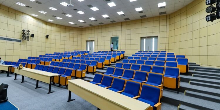 Bordeaux universities split on reopening after campus blockades