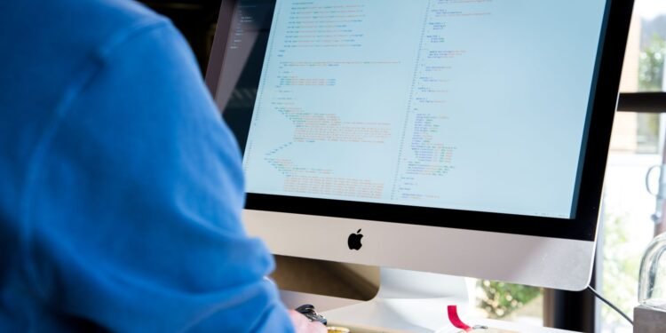 GNOME OS preview released as project aims for a mainstream Linux distro