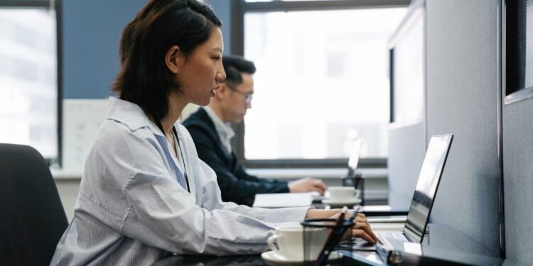 IAB study: AI is not killing jobs in Germany, at least not yet