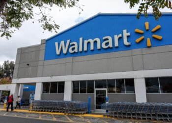 Walmart Opens Its Website to AI Shopping Agents as Amazon Says No