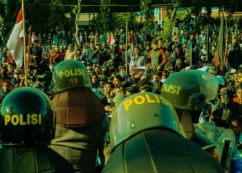 Paris bus strike at Les Lilas depot: union alleges police violence