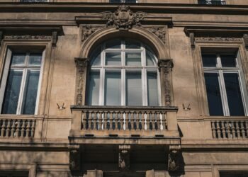 Renting a Flat in France: Leases, Charges and Your Rights