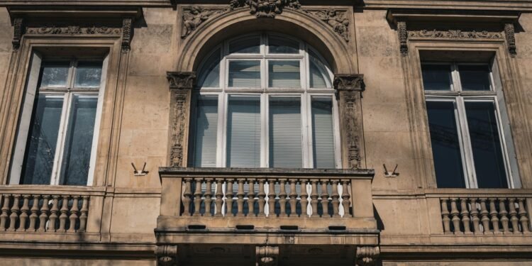 Renting a Flat in France: Leases, Charges and Your Rights