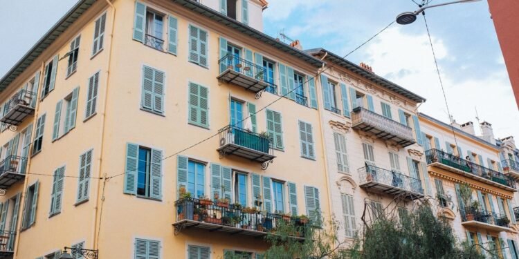 Winter truce, gas price rise and Toussaint: France this week